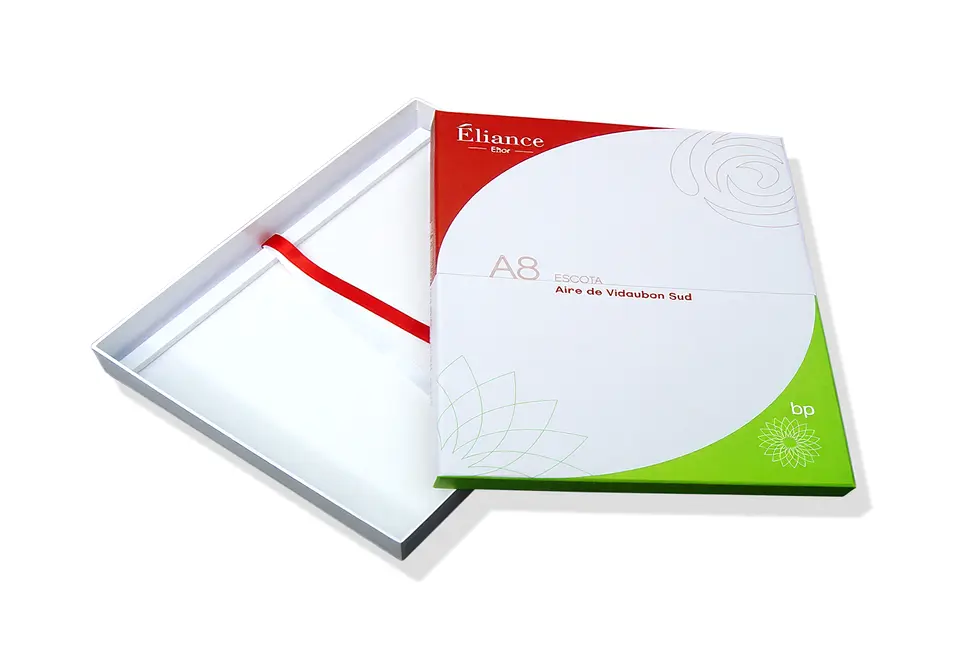 BP - Boîte cloche contrecollée rembordée d’un papier offset – impression numérique – rubans extracteurs