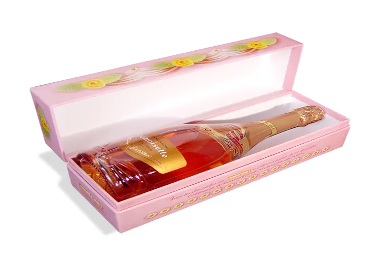 Coffret My Big Fat Fiancé avec couvercle emboîtant contrecollé rembordé d’un papier couché