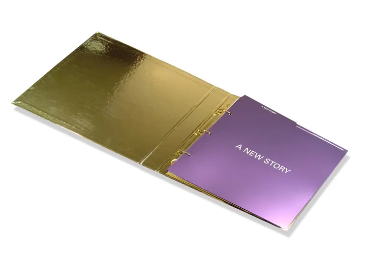 Coffret Thierry Mugler avec couvercle à rabat aimanté contrecollé de toile satin
