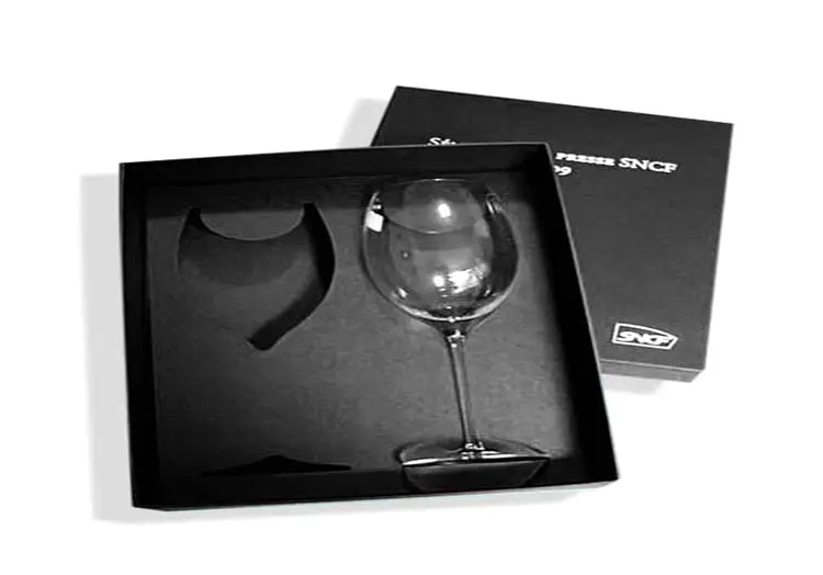 SNCF - Boîte cloche contrecollée rembordée d’un papier offset noir